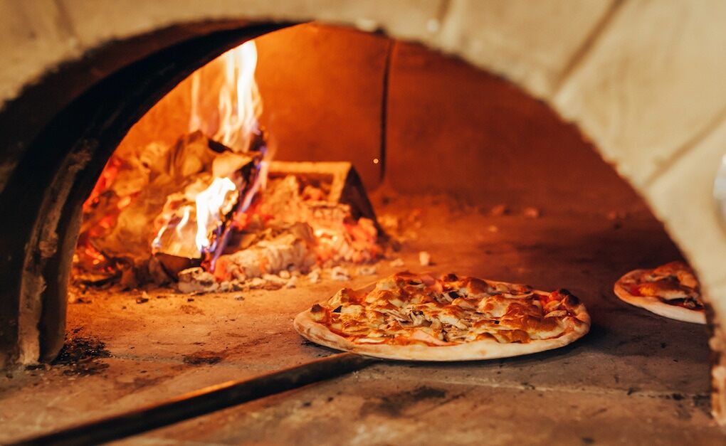 Brick oven pizzeria in lincoln, ma